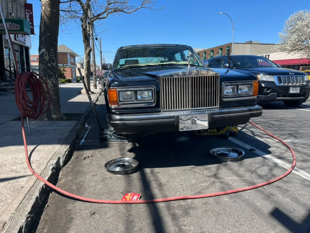 Classic car receiving service